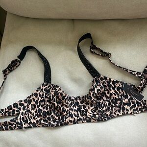Victoria's Secret Shine Strap Wicked Bikini Top. Sexy Leopard